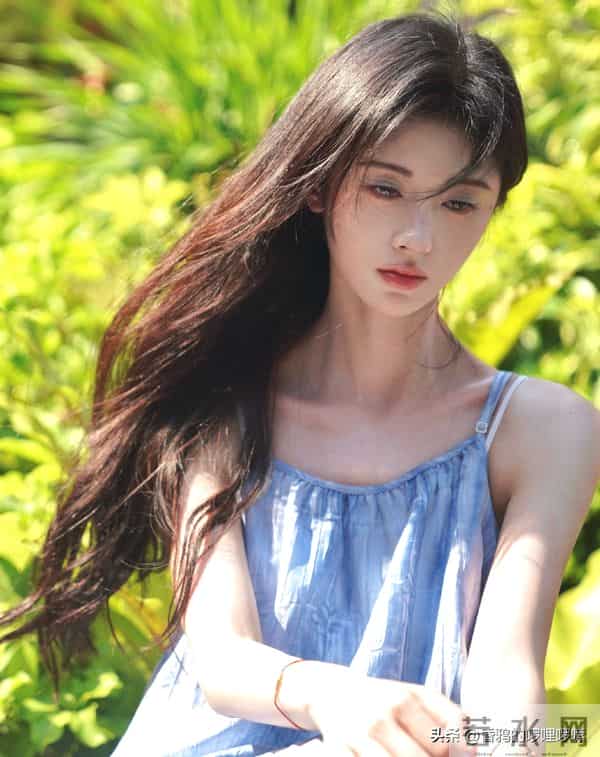 甜妹天花板 vs 四千年美女!田曦薇鞠婧祎谁更受网友喜欢?