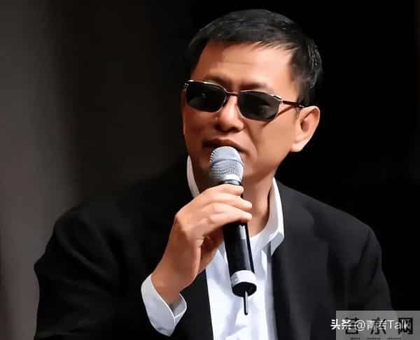 王家卫的“塌房”，文艺教父滤镜碎一地，原来是个“暴君老登”