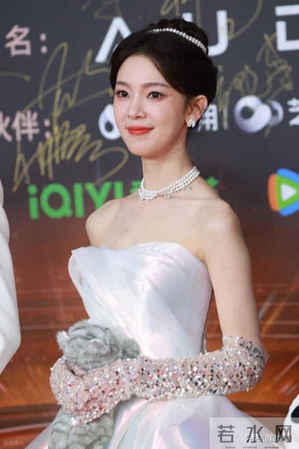 陈瑶亮相2025微博视界大会