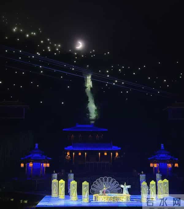 江疏影晒西安旅拍照，逛兵马俑，看《长恨歌》……开心到起飞！