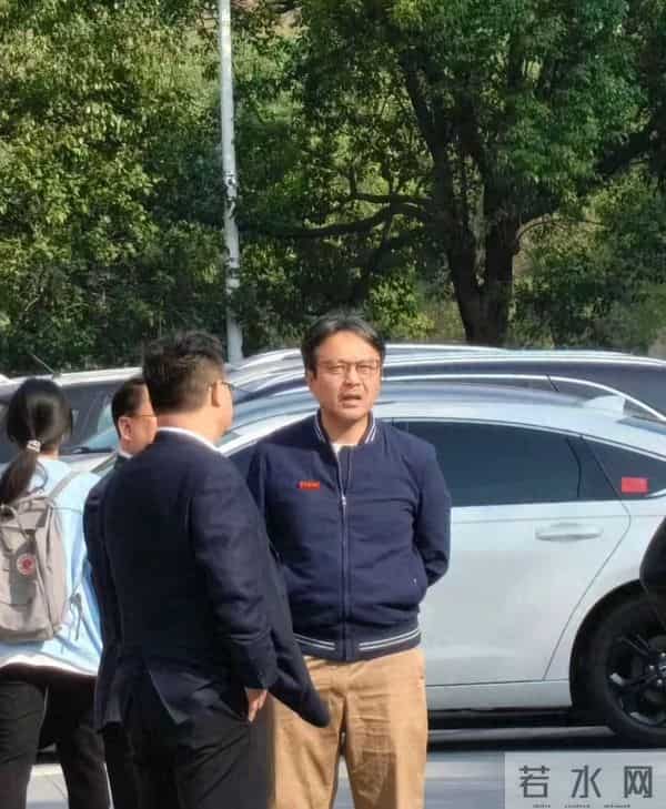 汪涵回母校,怎么变这么老了啊