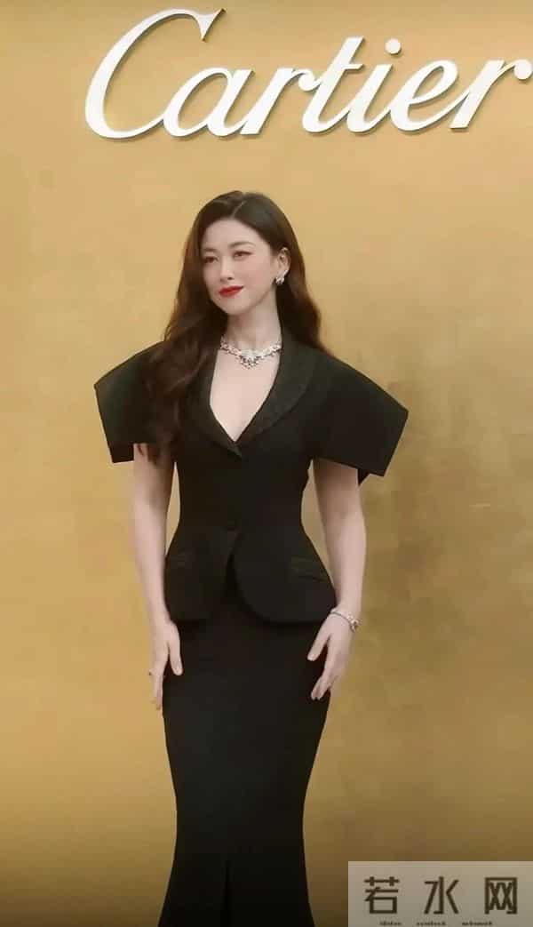 这一夜，巩俐头发白了，朱珠和卡地亚高层跳舞，郭晶晶盘发贵气