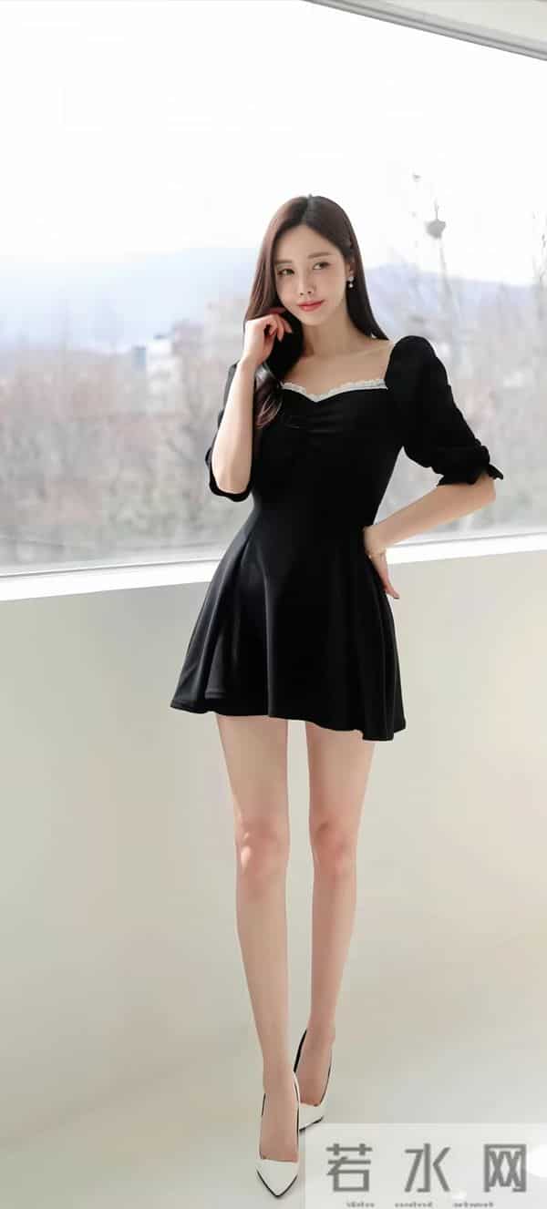 孙允珠黑色中袖连衣短裙，甜酷气质美到犯规