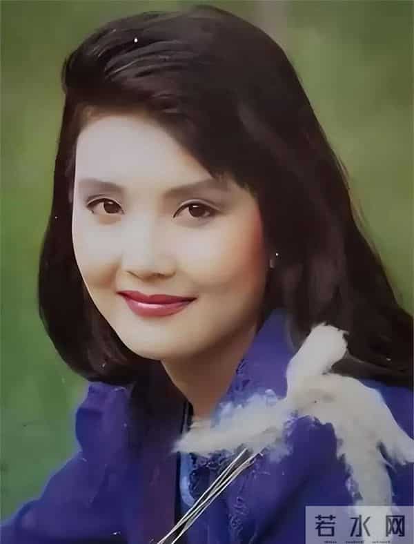 她11岁被导演看中,与名导同居多年被抛弃,如今复出却无人问津