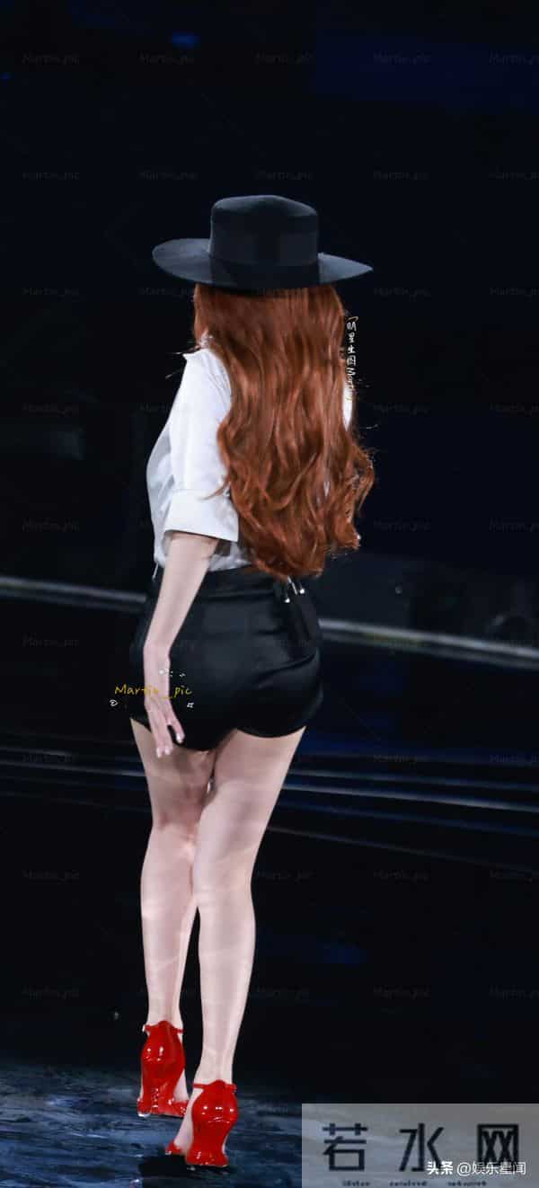 赵露思 成都生日会舞台现场，姐就是女王，自信满满放光芒！