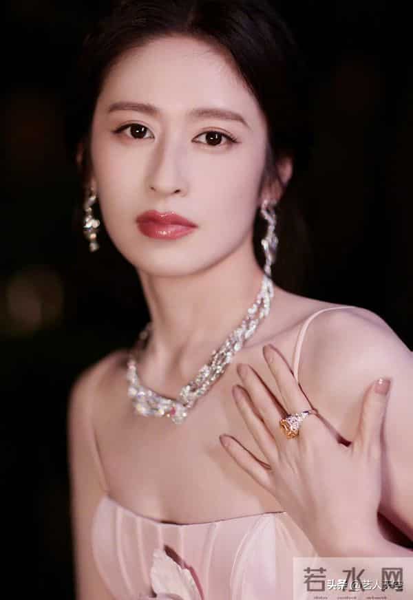 颖儿——青春靓丽，魅力十足