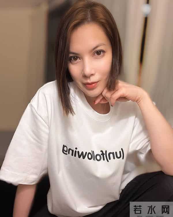 56岁香港著名女星的近况曝光,目前和恋爱三年的富豪男友感情稳定