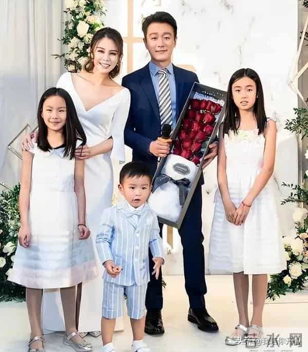 佟大为儿子与董璇女儿同框照曝光!网友:这难道是所谓的青梅竹马