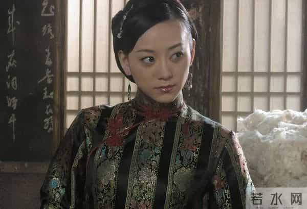 她美过刘晓庆,却选择下嫁给穷小伙,婚后毁容成面瘫,如今怎样了