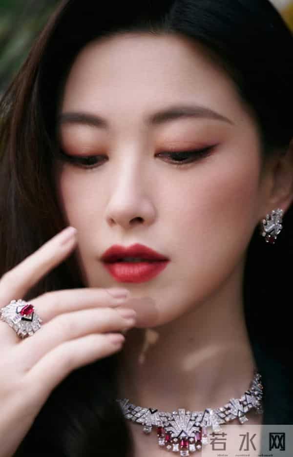 朱珠分享最新美照