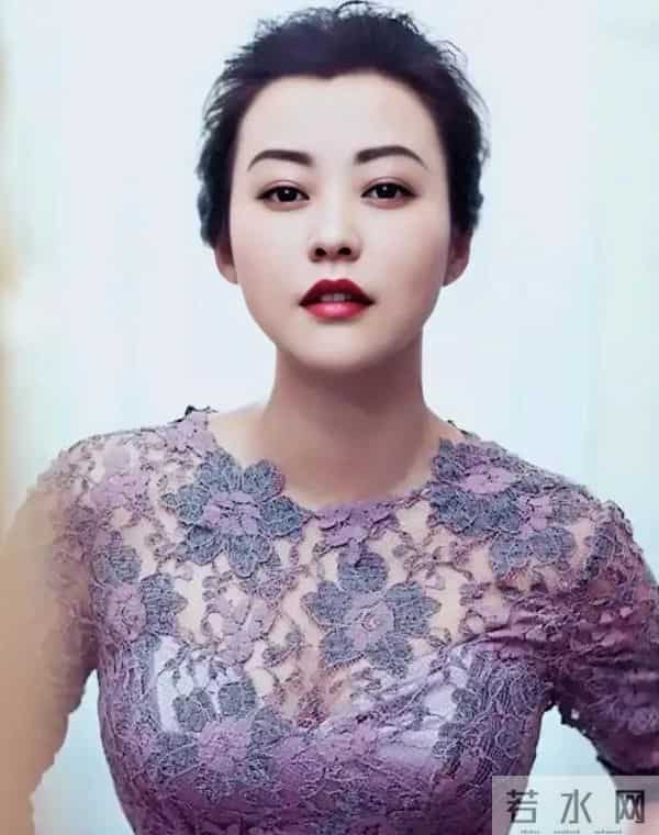 郝蕾破防发朋友圈嘲讽?辛芷蕾正面硬刚,李光洁当年还是太体面了