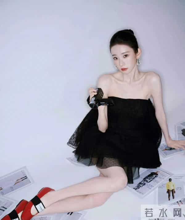 当她不再跳白天鹅。张艺凡的性感初舞台是一道划破夜空的黑色闪电