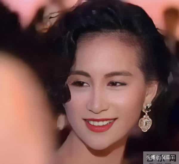 官媒发文,63岁何超琼再破天花板,让许晋亨和整个豪门圈刮目相看!