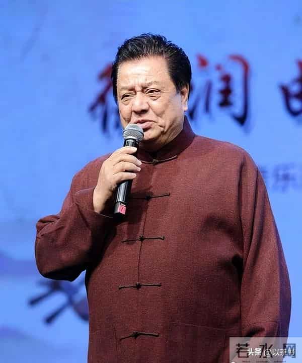 68岁曲协副主席:师从李金斗,二婚娶小30岁洋妻,生俩混血女儿