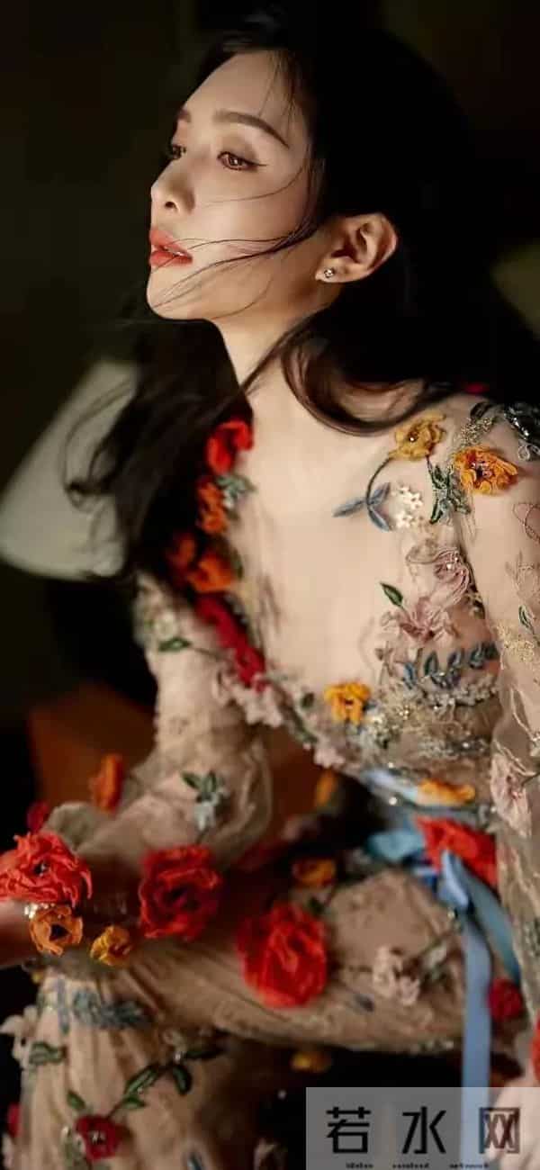 江疏影高清大图