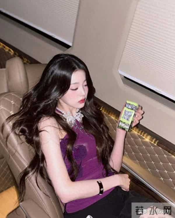 张元英这脚咋这么长呢?