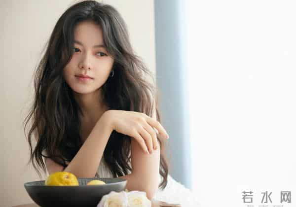 赵今麦 吊带短裙