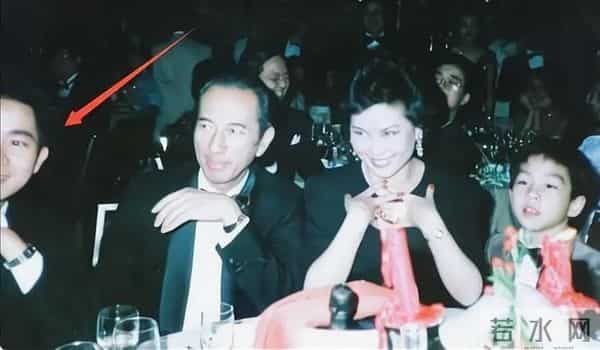 何超琼接32棒火炬,是因为陈百强去世32周年吗,两人虐恋四阶段