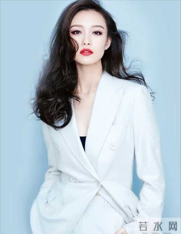 36岁倪妮和男友一起逛街被拍,俩人站一块儿,比商场广告牌还养眼