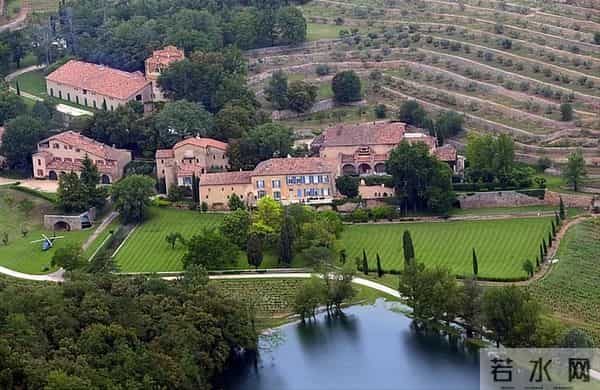 皮特朱莉八年离婚终落幕，酒庄之争未停歇，3500万索赔引热议