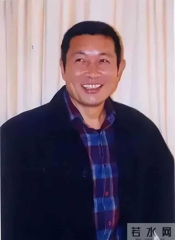 从草根到国家一级演员,拍戏赚的钱给老婆,但帅气儿子成他的心病