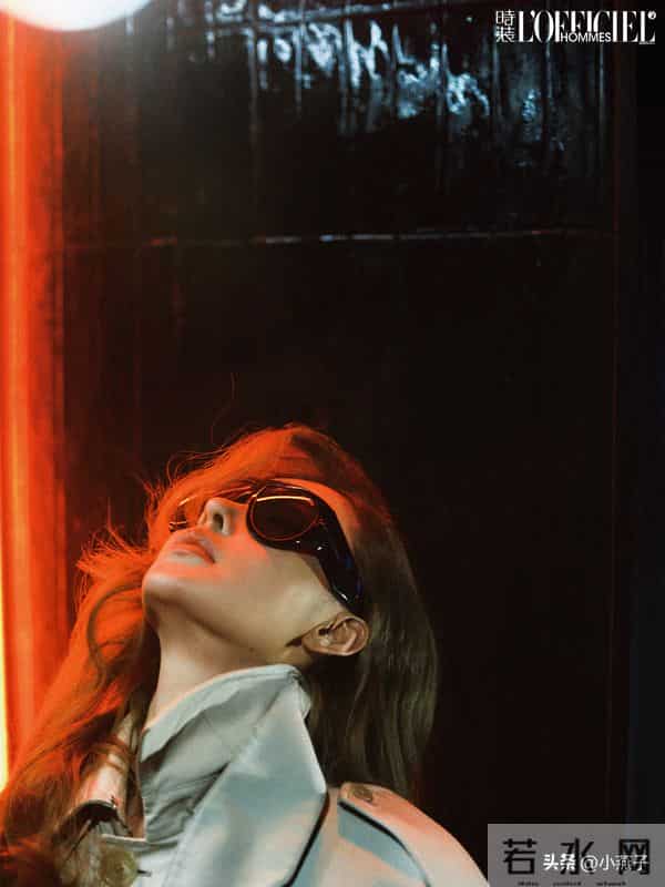 隐我于行、破茧而生张天爱登封《时尚男装》11月刊封面酷、辣、美