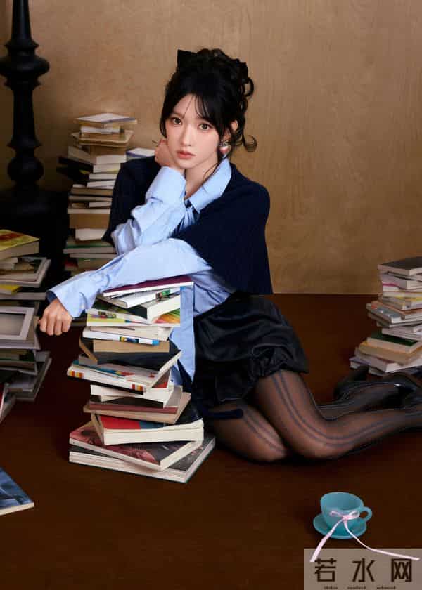 程潇黑丝连衣裙