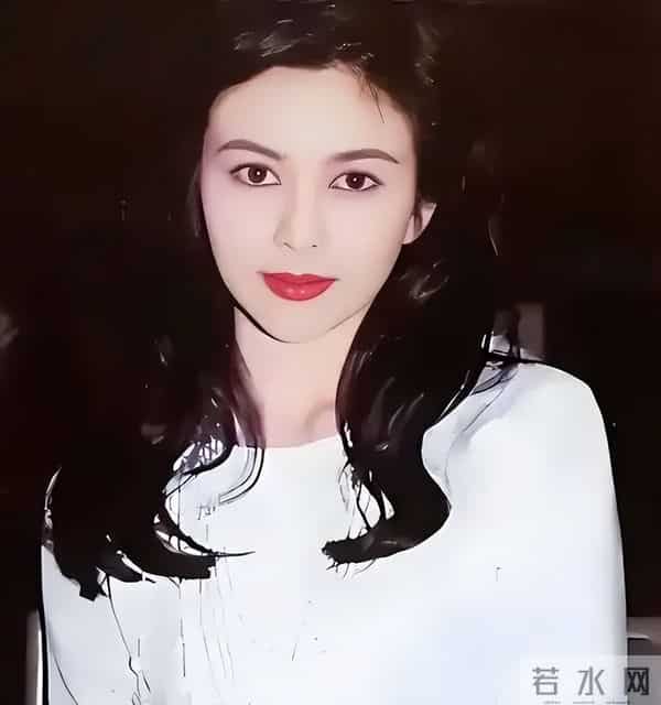 住着上亿豪宅,却无儿无女依靠弟弟养老,63岁的关之琳后悔过吗?