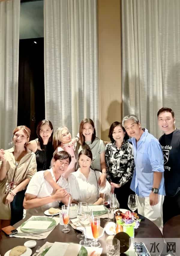 新加坡一哥李南星61岁生日,换了新发色仍很帅,范文芳李铭顺现身