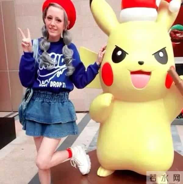 吴卓林的妻子罕见露面，7年不回家改变很大，打扮靓丽生活变好了