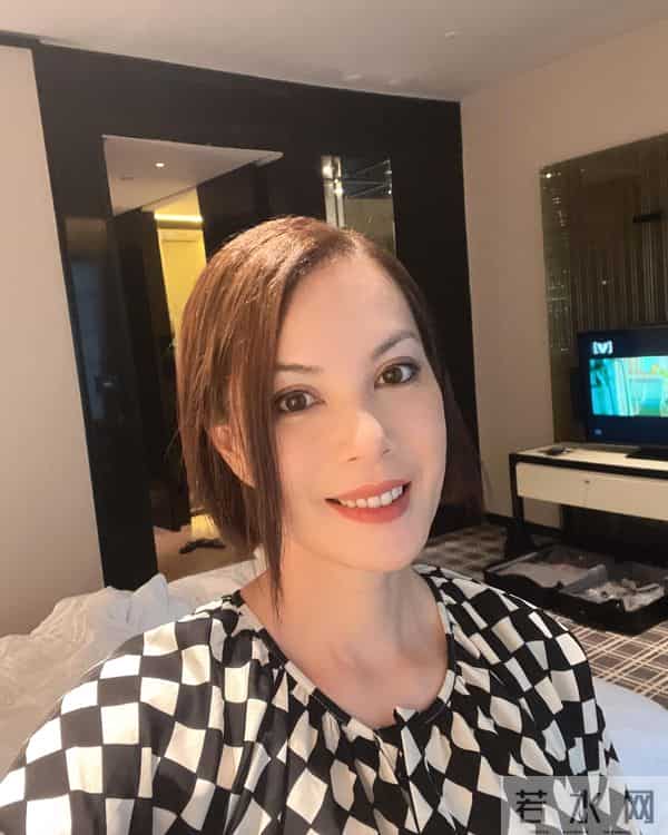 56岁香港著名女星的近况曝光,目前和恋爱三年的富豪男友感情稳定