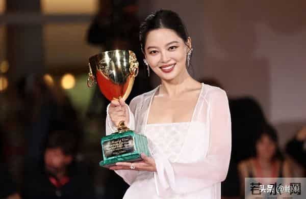 没有对比就没有伤害,辛芷蕾发文怒怼“郝蕾”,其中胜者不言而喻