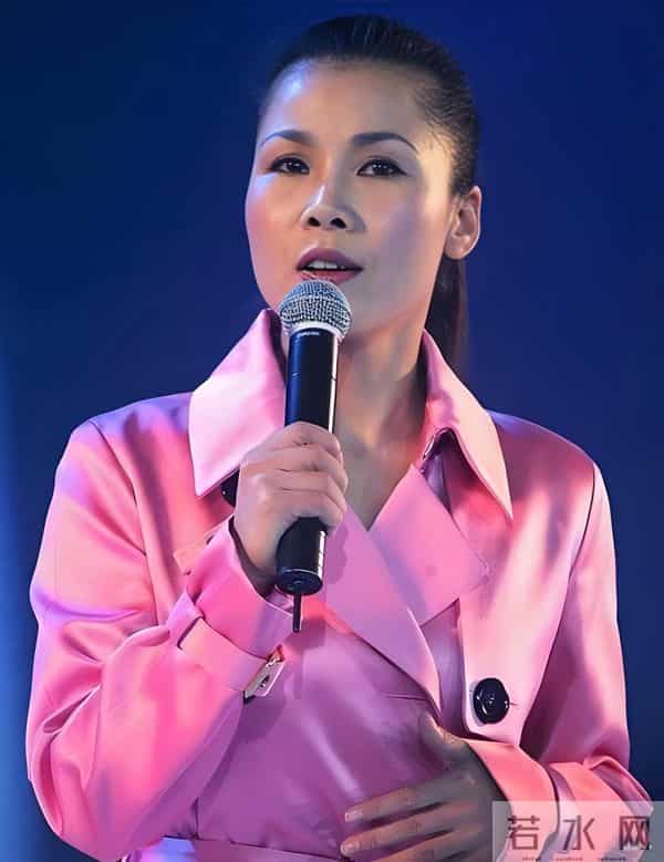 59岁田震近照曝光，容貌大变样，网友：我懵了，不敢相信自己眼睛