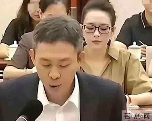 瞅见章子怡这照片，才明白汪峰为啥要跟她分开