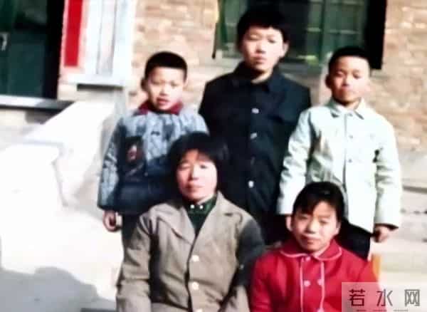 与马蓉离婚9年后，王宝强总算等到这一天，一双儿女终为他正名了