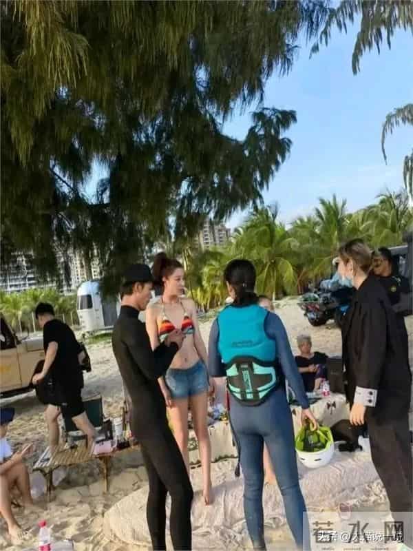 45岁殷桃近照曝光，身穿比基尼非常性感，真是越老越撩人了