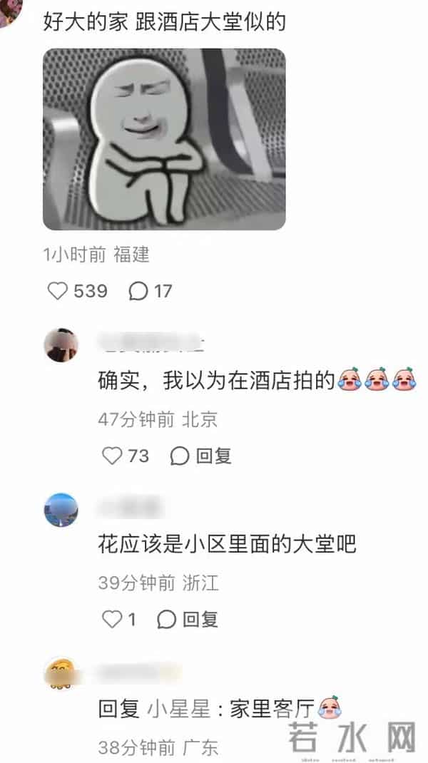 李湘回娘家，客厅大得像酒店大堂，无声中又炫了一把让人羡慕！