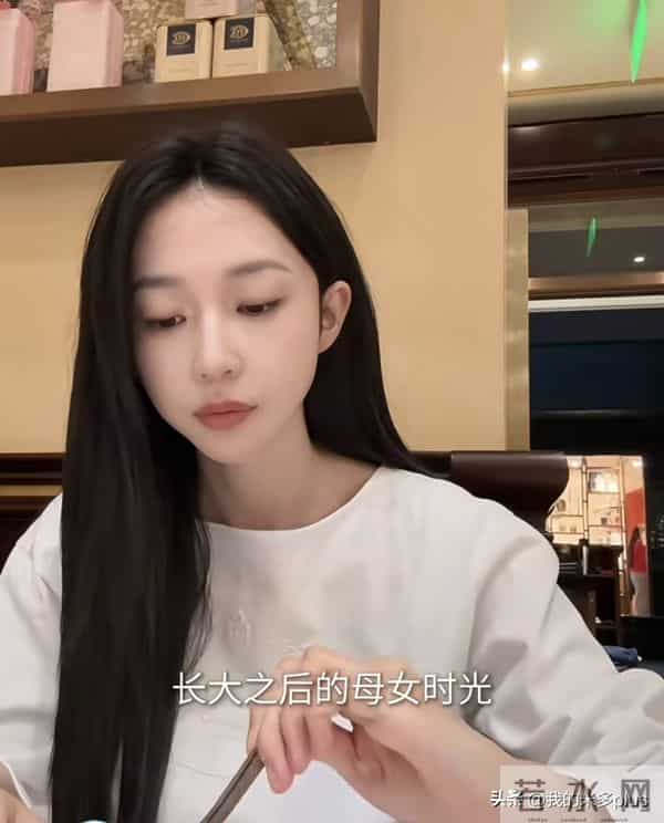 潘玮柏接岳母住上海新家,宣云妈妈亲手做包子,颜值像赵雅芝好美