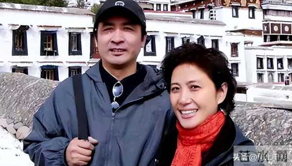 为初恋丁克半生，51岁再婚生下一双儿女，如今活成女人羡慕的模样