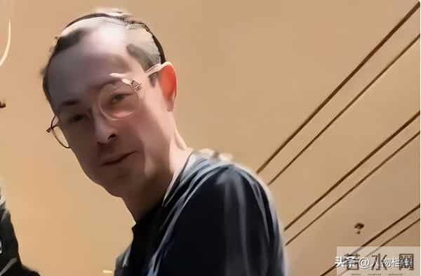 突发!香港知名男星哭着向网友求救,妻子患急性肝硬化没钱换肝.