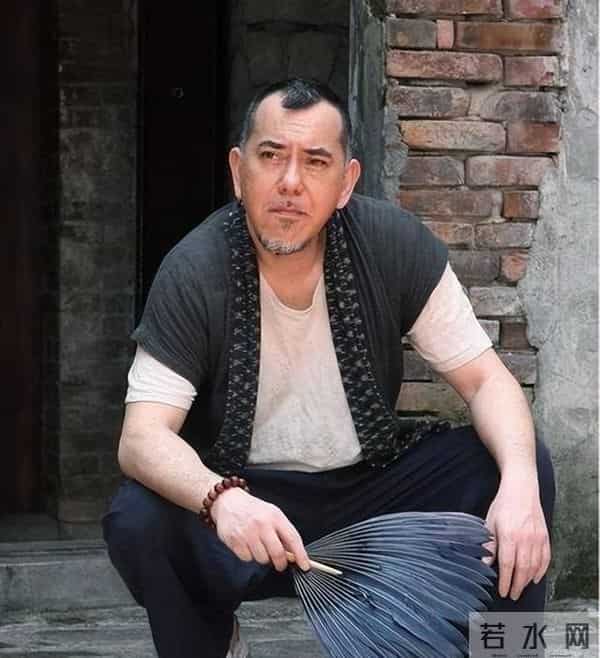 劣迹演员黄秋生出逃台湾被骗，曾坐拥千万豪宅，今穷困潦倒没人管