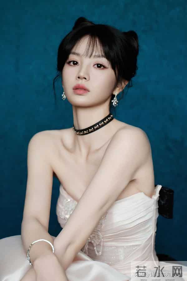 甜妹天花板 vs 四千年美女!田曦薇鞠婧祎谁更受网友喜欢?