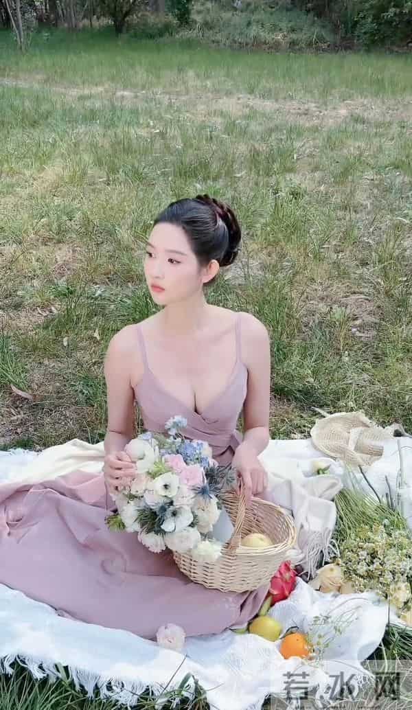 王玉雯，人面桃花具象化了～