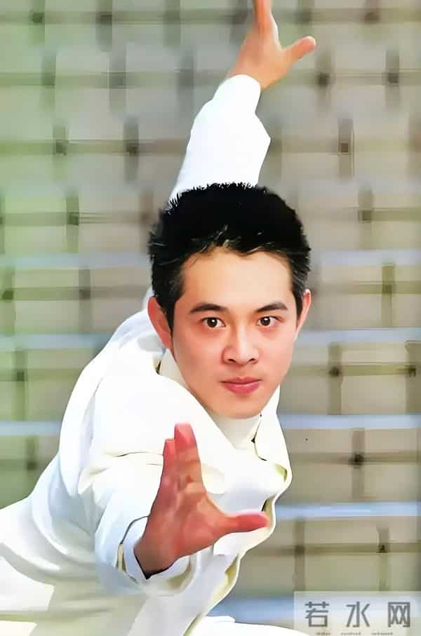 网传李连杰移植了已故少林武僧秋风的心脏！李连杰被逼脱衣自证