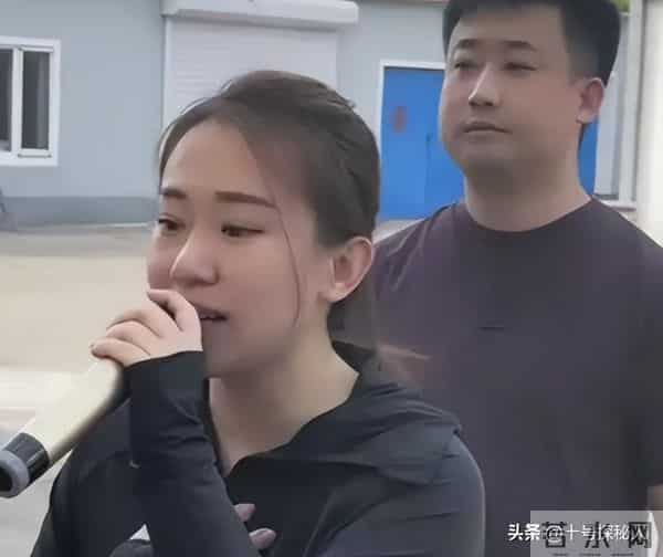 一手好牌打得稀烂！从春晚笑星到县城卖唱，丫蛋的今天怪不了别人