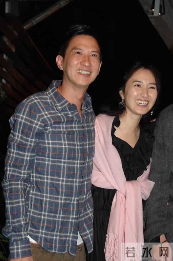 61岁前TVB女星信守20年前承诺,盛装出席粉丝见面会