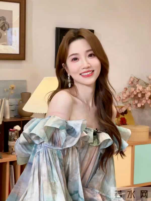 张纯烨，优雅大气女主持～