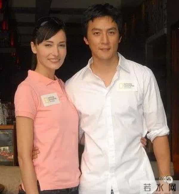 刘晓庆一天吃很多肉，同龄人夸她年轻，摘下假发真容亮出