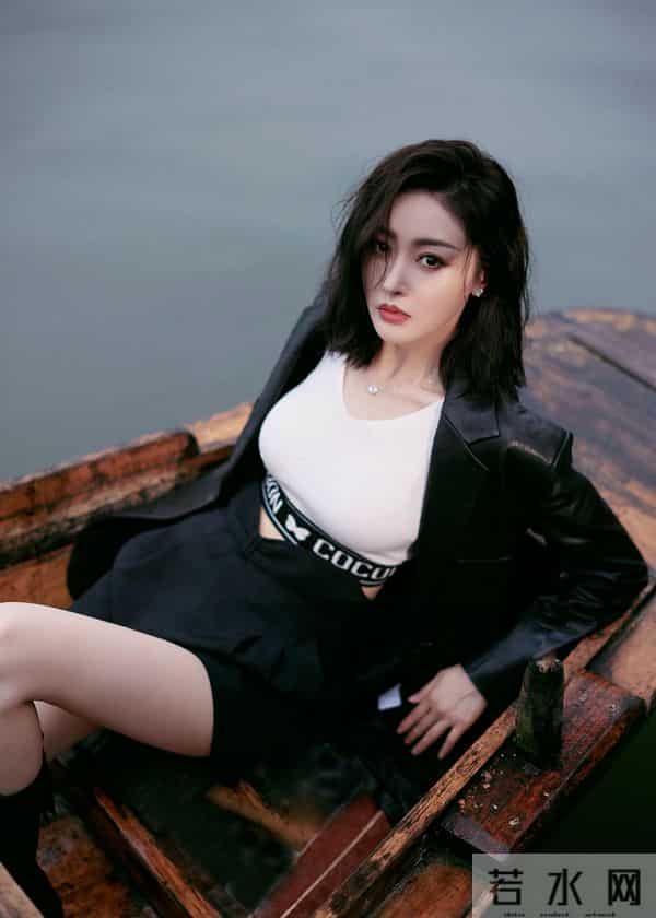 张天爱,太饱满了吧,人间水蜜桃,这样的女神谁能不爱,真的绝!