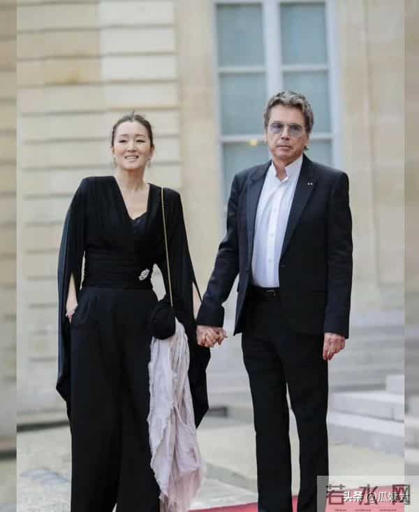 巩俐罕见出现在卡地亚晚宴,居然有白头发了,看着苍老了不少